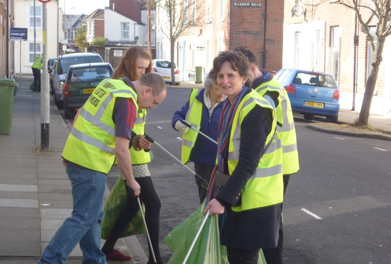 Pompey Litter Pickers | Flick Drummond